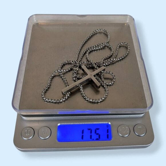 Edforce Stainless Steel Cross Pendant Necklace - Picture 6 of 6